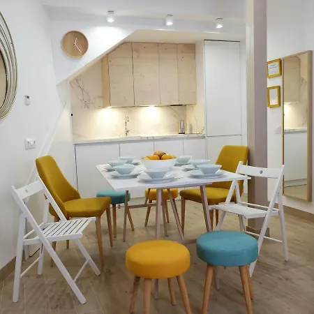 360° Old Town Apartment