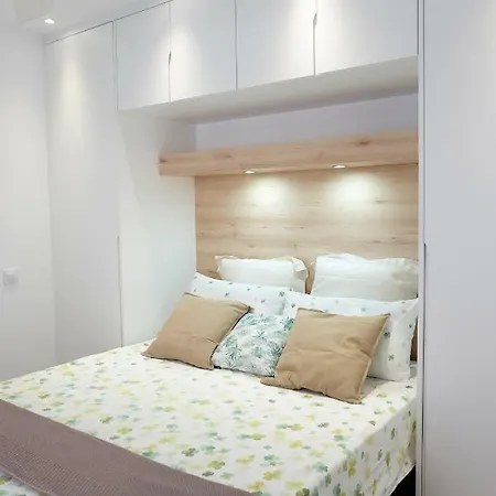 360° Old Town Apartment *